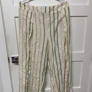 Split leg flowy pants